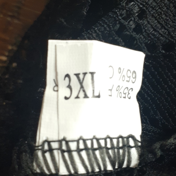 Black v-neck lace sleeveless top size 3XL (#13) - Picture 8 of 9